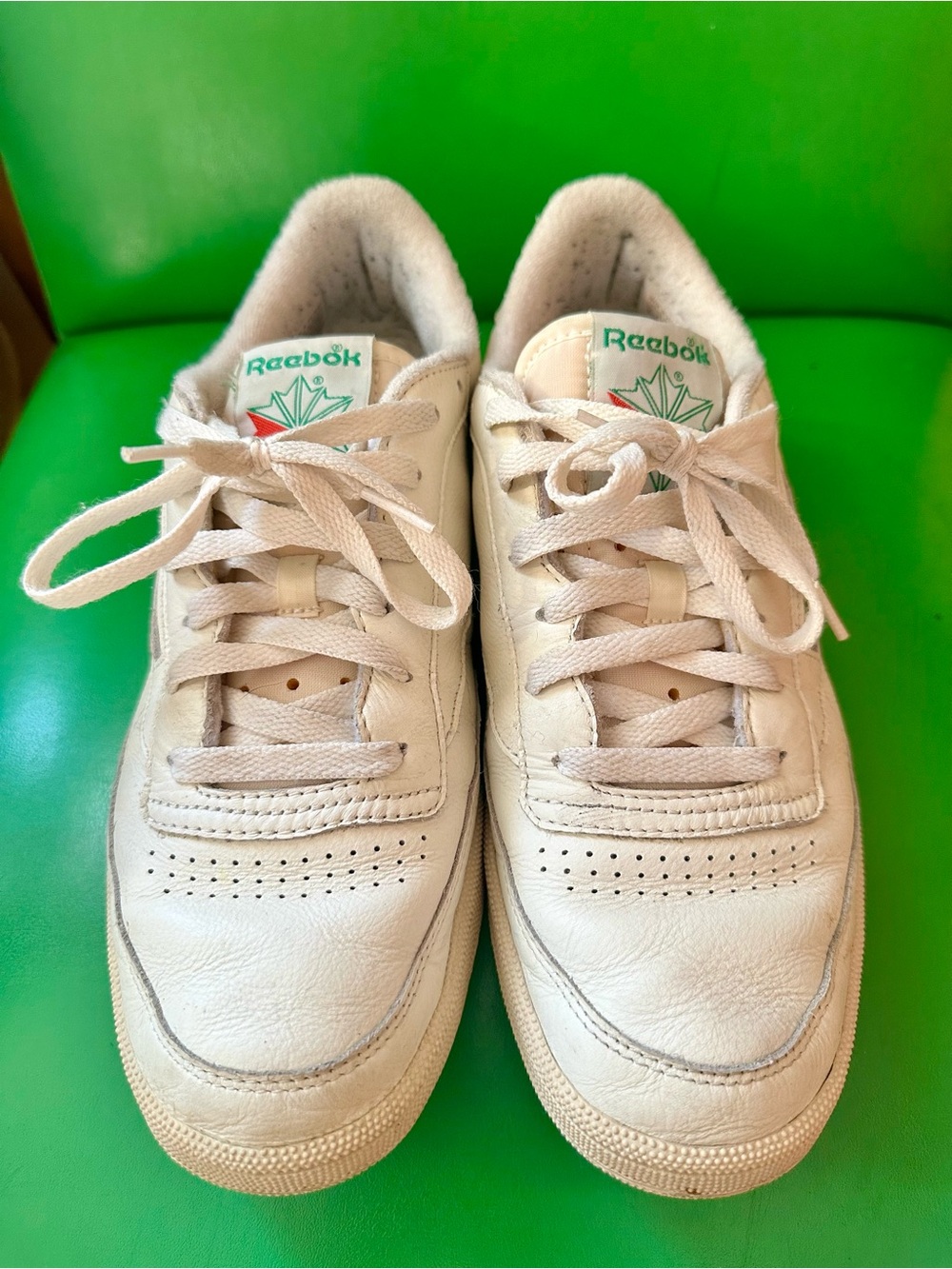 Reebok White Leather Court Shoes with Green Logo - Picture 2 of 9